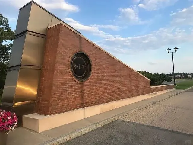 Rochester Institute of Technology (RIT) 🌲