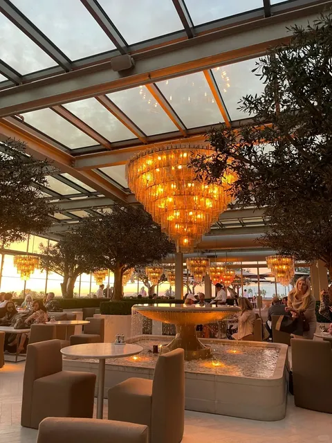 LA's Hardest-to-Book Restaurant Lives Up to the Hype! 🦞❤️