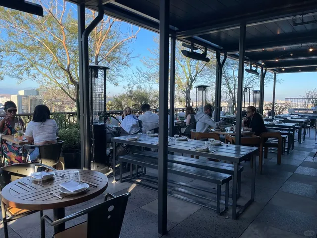 LA Rooftop | Cara Cara 🌆