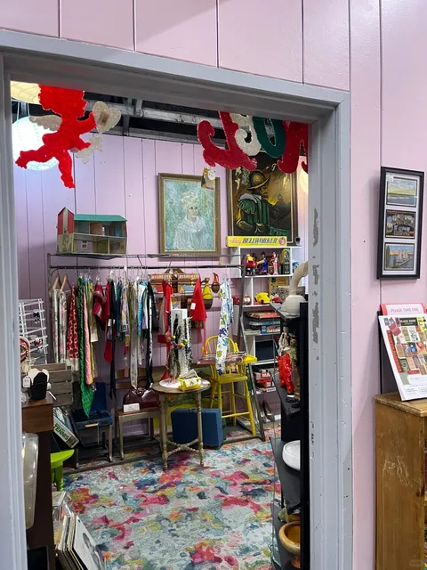 Cincinnati Treasure Hunting | Flamingo Haven 🦩✨