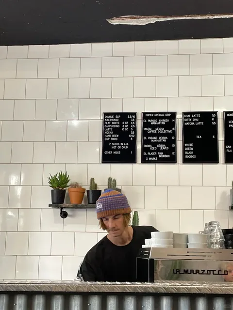 Frequently Visited Cafes in Paris 🫗