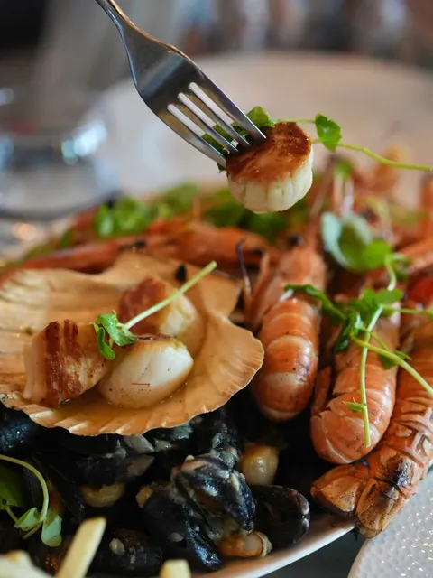 UK | A seafood restaurant in Brighton that locals rave about 🐙