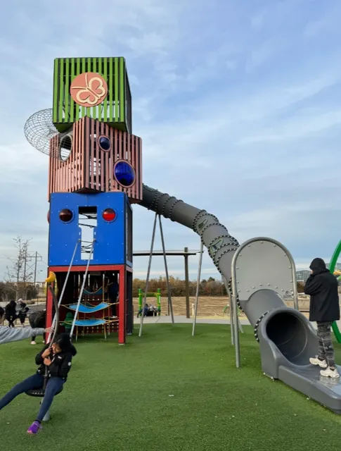Dallas Family Fun Guide: Free Series - Super Large Playground