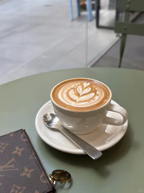 Albury's Must-Try Café: A Masterpiece of Flavors & Art!☕