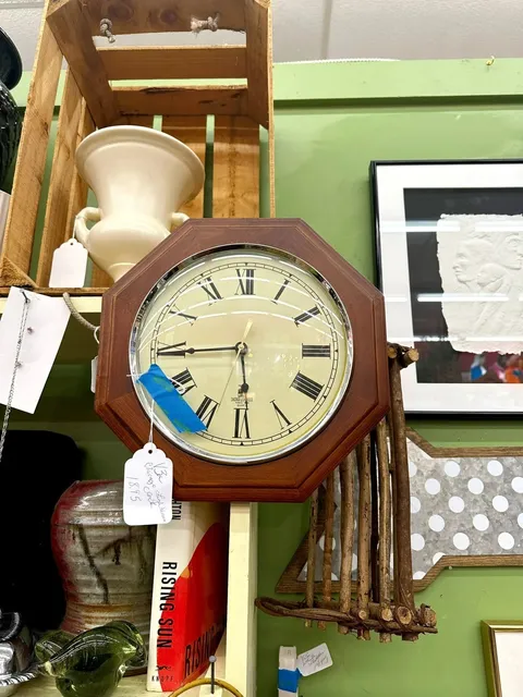 🦁 Hello Little Rock | Finding New Life in Vintage Treasures 🛋️✨