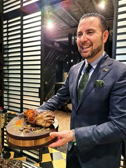 There's a Delicious Clown Restaurant in Rome 🤡🍽️