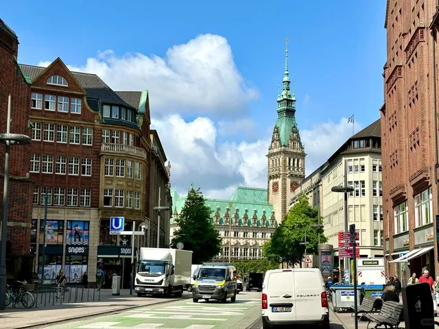 🇩🇪 Hamburg Travel Notes | A Symphony of Water & Architecture