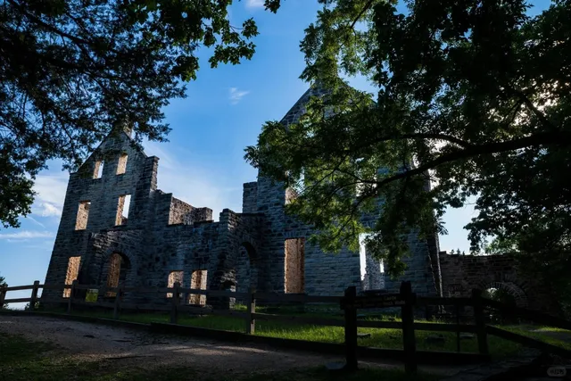Day Trip from St. Louis | A Hidden Castle Ruin in the Forest 🏰