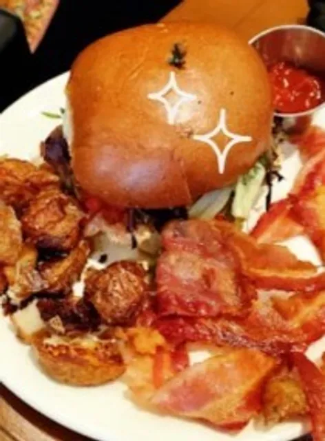 Scenic Campus Dining with Hearty Italian-American Classics