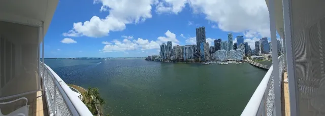 A Masterclass in Exceptional Service in Miami! 🌴✨