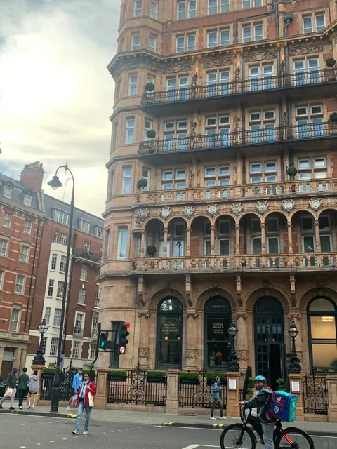 ☕️ Hidden Café in a Castle – My New Favorite Study Spot in London! 🏰✨