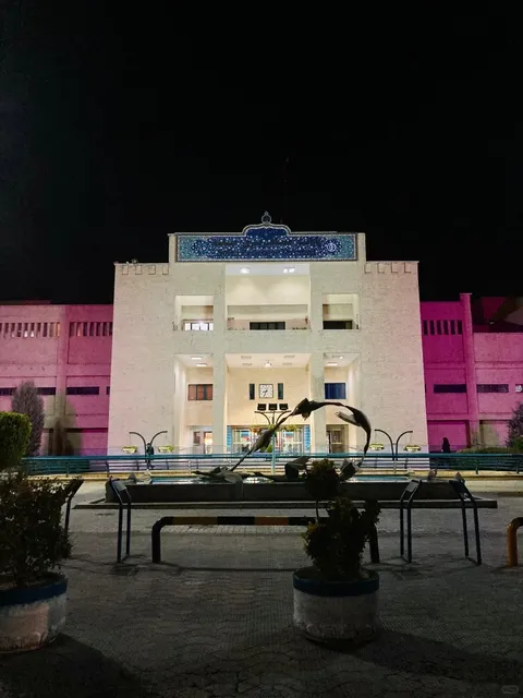 Isfahan 🇮🇷 | Direct Bus from Shiraz & Hostel Experience