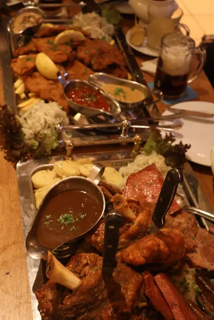 🇩🇪 Essen Food Adventure: Pork Knuckle & Beer Heaven!