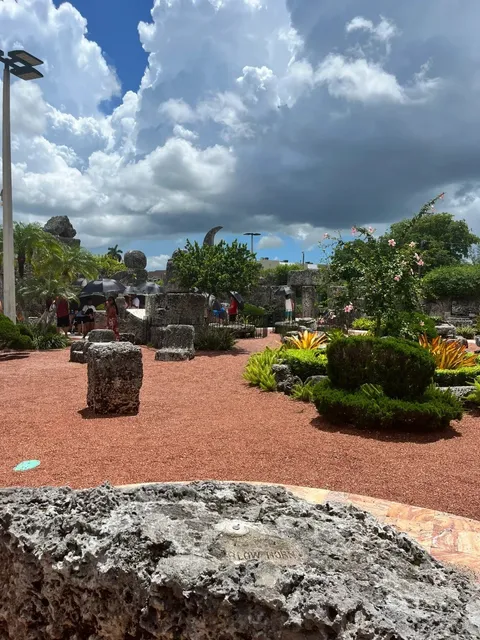 🏰 Coral Castle: Miami’s Mystical Monument to Lost Love 💔