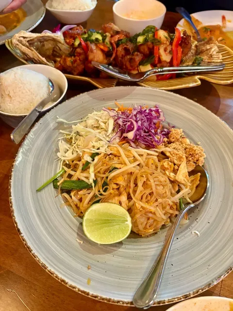 🇺🇸 LA – Fell in Love with This Little Thai Spot in Beverly Hills 😍