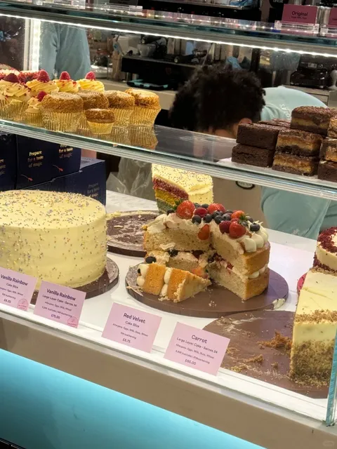 🇬🇧 A Glamorous Day in Birmingham: From Brunch to Coffee Crawls.📍