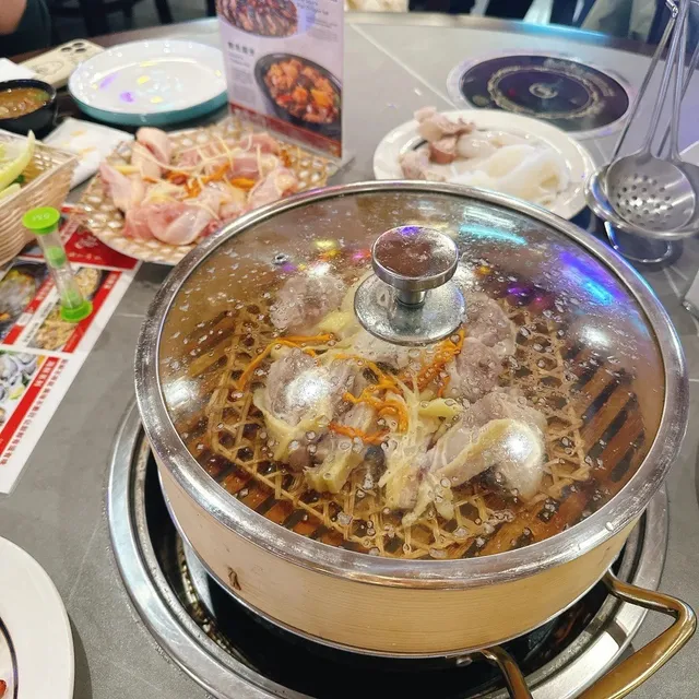 I'm Impressed by This Sauna Chicken Spot in Seattle