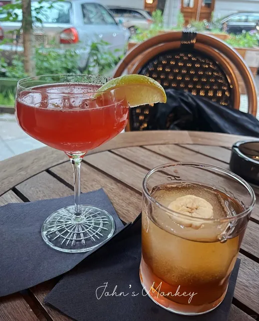 Recommended Retro American Bar in Berlin 🍸✨