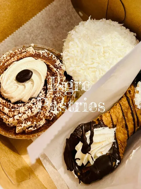 Philadelphia |  A Century-Old Shop with an Amazing Cannoli