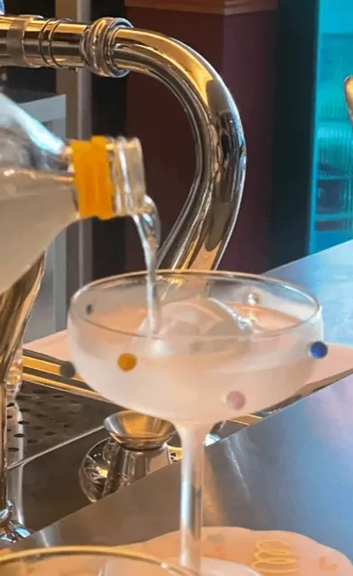 🇫🇷 Lyon Bar | A Magical Spot with Its Own Lab