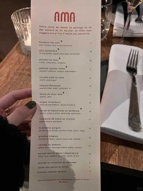 This French restaurant is just too perfect for a date night!! 🌹🕯️