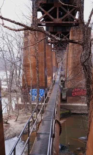 🚶‍♂️ Pipeline Walkway | An Urban Adventure Along the James River