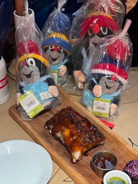 🇨🇿 Prague’s Must-Eat Honey-Glazed Ribs! 🤤