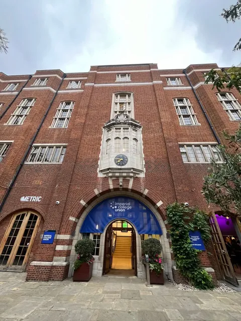 🇬🇧 Kensington | Where London Whispers "This Could Be Your Life"