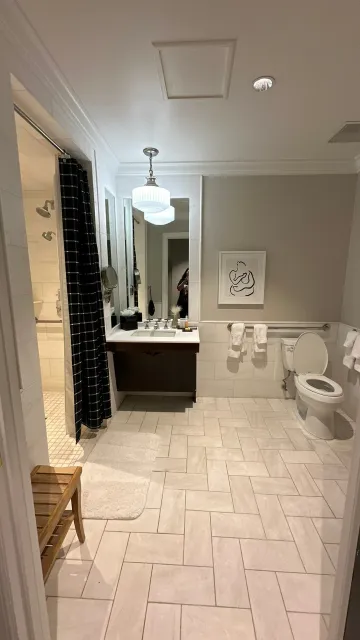  “S” Stands for Service! 🏨🌟