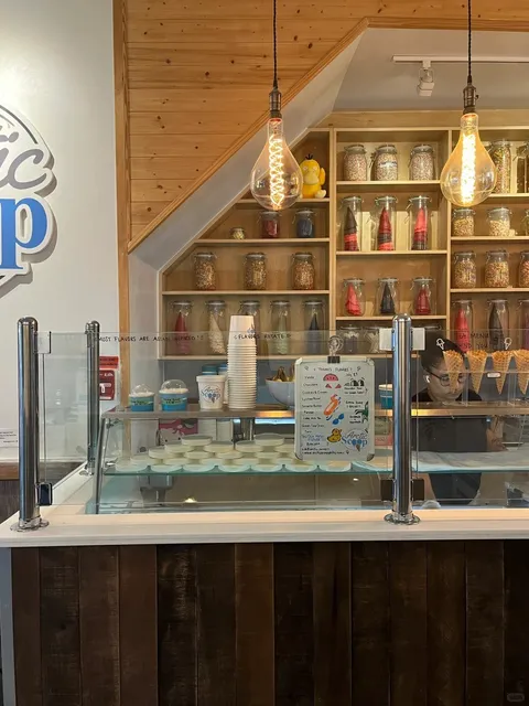 Arctic Scoop – Got a Kuromi-Themed Taro Ice Cream Egg Waffle! 🍦