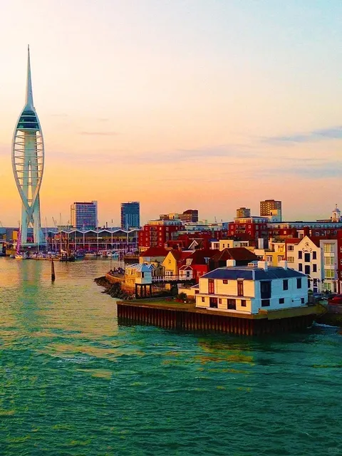 🇬🇧 Portsmouth Half-Day Trip | Britain's Blue Gem