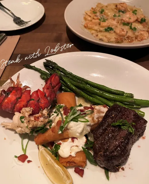 Coquitlam | This Chain Western Restaurant is Surprisingly Delicious! 