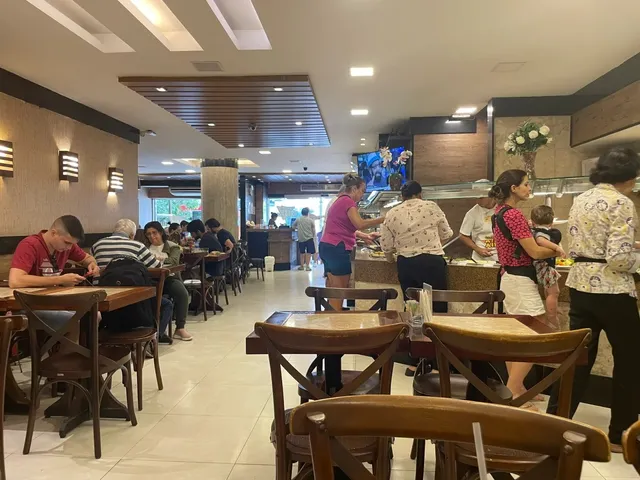 🇧🇷 Rio’s Best "Kilo Meal" Spot: Aipo & Aipim! 🍽️✨