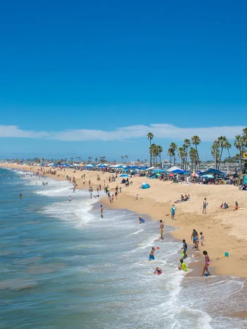 🌞 Newport Beach | Sunny Skies & Gentle Sea Breezes