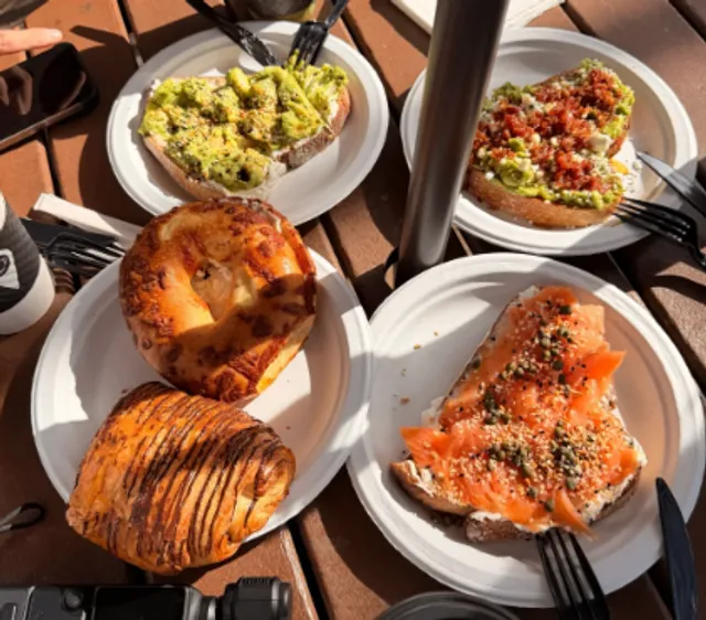 Pinpoint Cafe: A Hidden Gem in San Diego 🌞📚