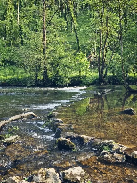 🇬🇧 ​​Dovedale: The "Jiuzhaigou of England" Just 2 Hours from London!