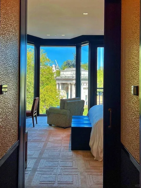 🇬🇧 HONEST ADVICE: STAY HERE IN LONDON ONLY £2330 FOR 4 NIGHTS! 😭