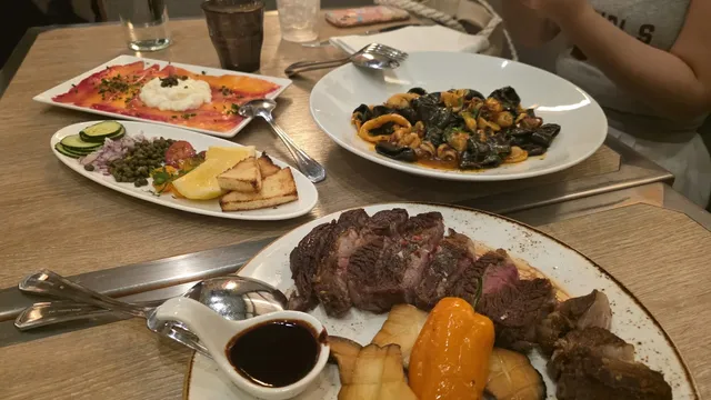 Las Vegas It-Girl Favorite Italian Spot — How Is It Really? 🍝✨