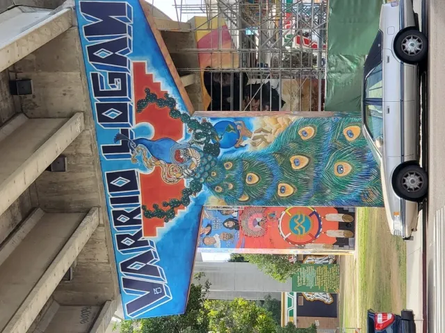 ☕️ Come for the Coffee… Stay for the Food & Vibes! 🌮🎨