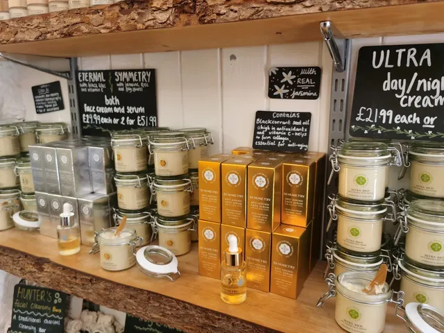 🇬🇧 Edinburgh Souvenirs That Will BLOW Your Mind! 😍🏴󠁧󠁢󠁳󠁣󠁴󠁿