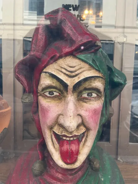 A Fascinating Tour with Guide Grace! 🏺📚