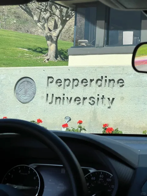 🌴🌅 Pepperdine University: Where Beauty Meets Ambition! 