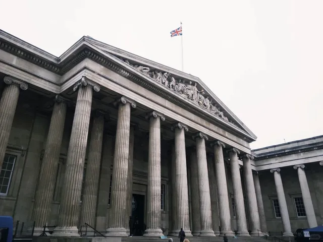  When Night Falls Over London...🌆