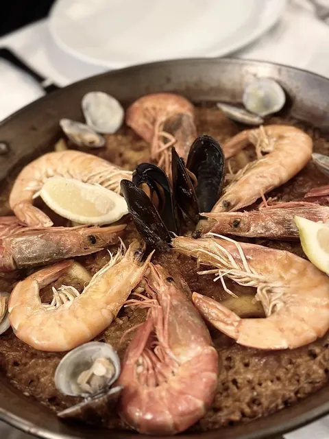 🦞 Marina Ventura - A Must-Try Seafood Paella in Madrid 🥘