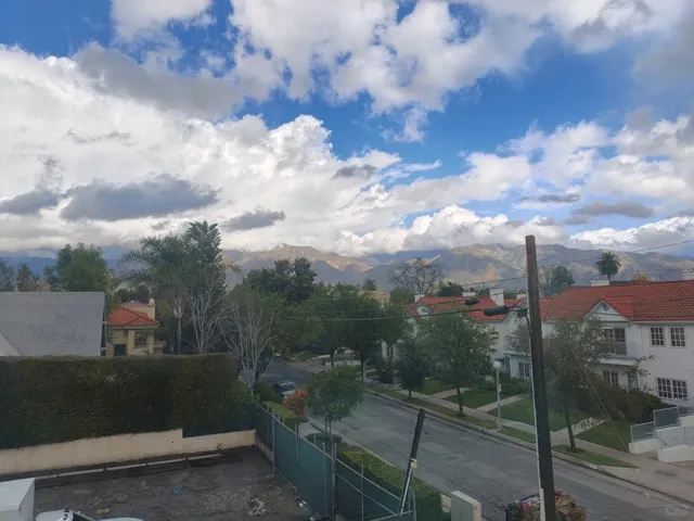 LA Road Trip Hotel Pick 🏨 Free Parking & Safe Stay in Pasadena!