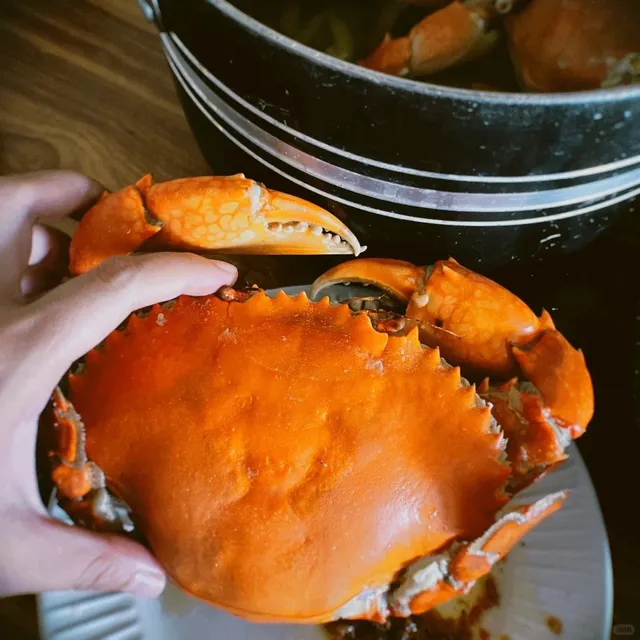 Crabs in Dar es Salaam are Ridiculously Cheap! 🦀