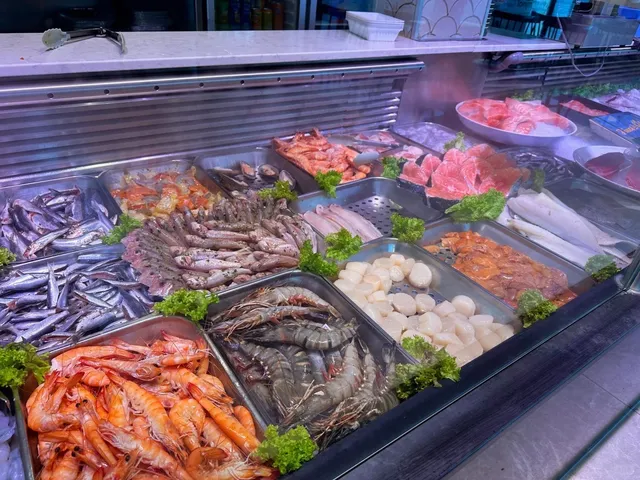 🇳🇱 The Ultimate Budget-Friendly Fish Feast in the Netherlands 🐟💥