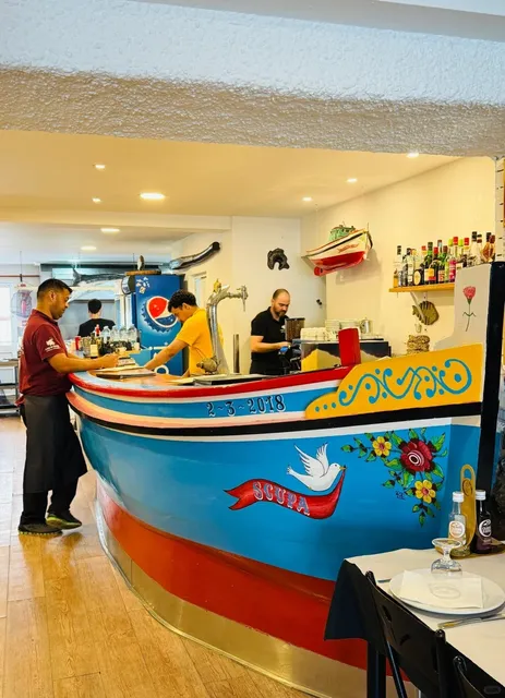 Montijo’s Hidden Gem for Old-School Seafood – A Flavor Explosion!* 🦞