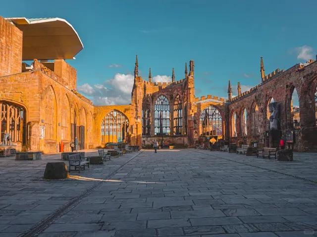 🇬🇧 Coventry's Iconic Landmark: St. Michael's Cathedral! ⛪✨