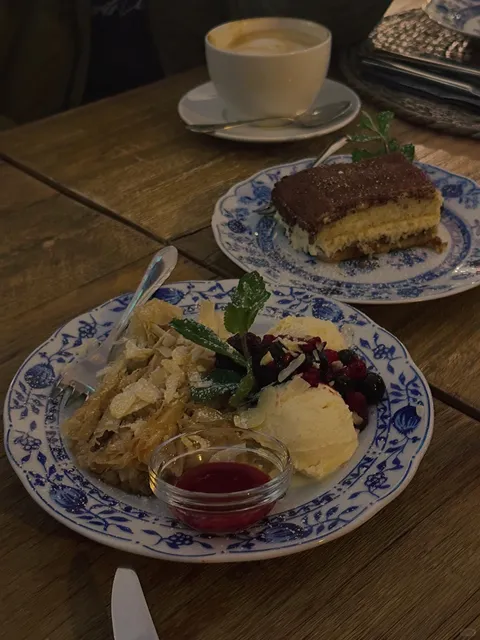 🇩🇪 Essen’s Hidden Jewel: Nesifa Café & Bar ☕🌹